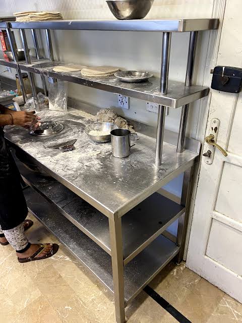 work table with single under shelf manufacturer in india